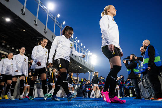 Monica Jusu Bah of Häcken enters the pitch