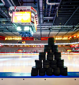 Puckar i SAAB Arena