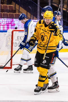 Skellefteås Linus Lindström jublar