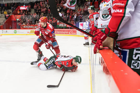MoDos Sam Vigneault och Frölundas Noah Hasa