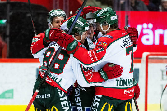 Frölundas Malte Strömwall jublar med lagkamrater