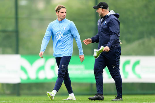 Malmö FFs Jens Stryger Larsen och målvaktstränare Jonnie