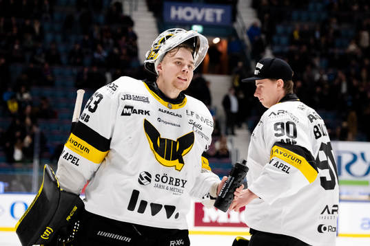 Västerås målvakt Niilo Halonen och målvakt Ian Blomquist