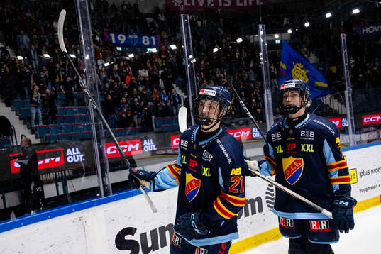 Djurgårdens Linus Eriksson och Victor Eklund  jublar