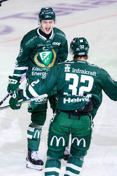 Färjestads Lucas Forsell jublar