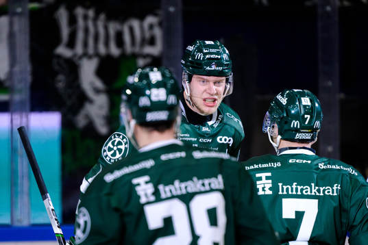 Färjestads Victor Ejdsell jublar