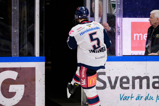 Linköpings Oscar Fantenberg lämnar planen