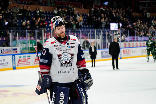 Linköpings målvakt Marcus Högberg deppar