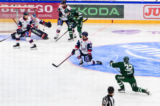 Linköpings målvakt Marcus Högberg och Färjestads Magnus