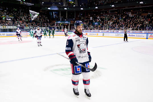 Linköpings Oscar Fantenberg deppar