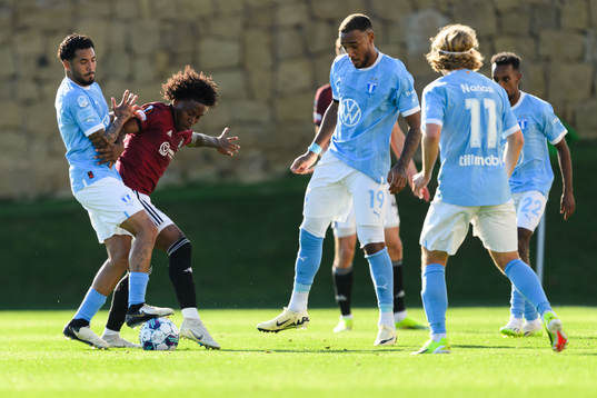 Sergio Pena of Malmö FF and Angelo Preciado of Sparta Prag