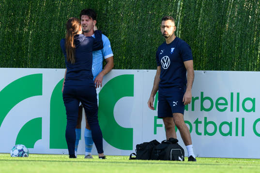 Doctor Amanda Lahti, Stefano Vecchia and Physiotherapist