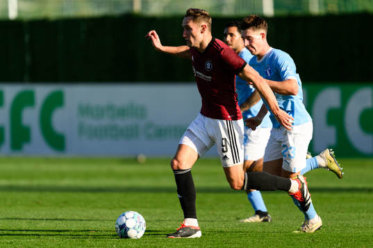 Jan Kuchta of Sparta Prag and Lasse Berg Johnsen of Malmö
