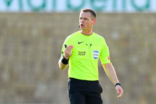 Referee Sigurd Smehus Kringstad
