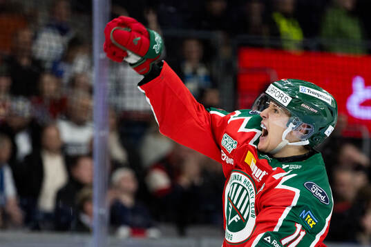 Frölundas Erik Borg jublar