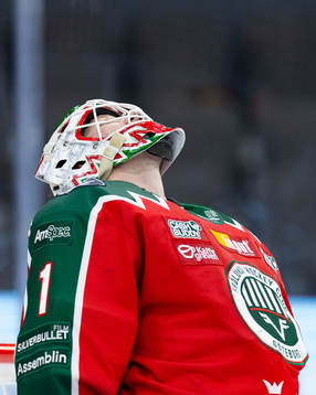 Frölundas målvakt Lars Johansson jublar