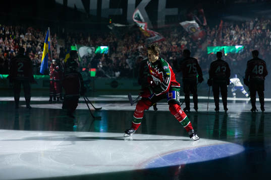 Frölundas Erik Borg innan ishockeymatchen i SHL mellan
