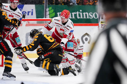 MoDos David Bernhardt och Skellefteås Jonathan Pudas
