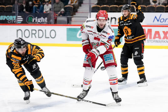 Skellefteås Dylan Sikura och MoDos Sam Vigneault
