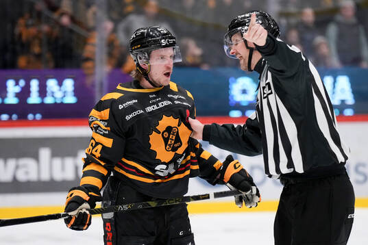 Skellefteås Jonathan Pudas reagerar