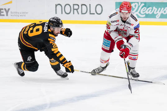 Skellefteås Dylan Sikura och MoDos Sam Vigneault