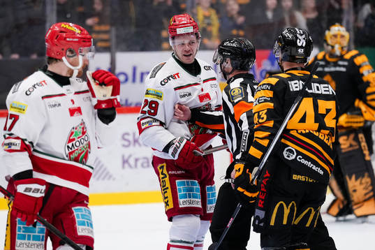 MoDos Mikkel Aagaard och Skellefteås Filip Sandberg