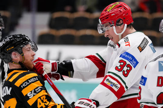 Skellefteås Filip Sandberg och MoDos Kristians Rubins