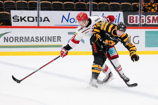 MoDos David Bernhardt och Skellefteås Oscar Lindberg