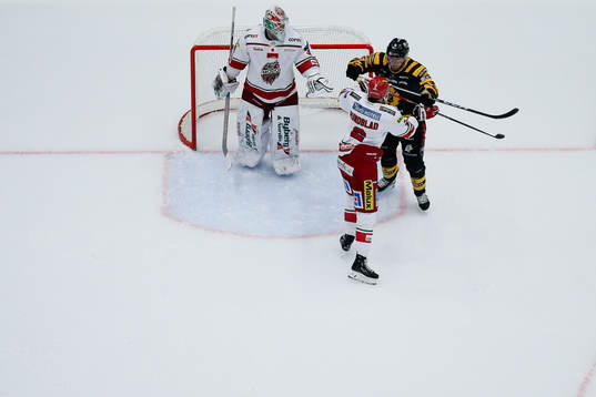 Skellefteås Max Lindholm och MoDos David Rundblad