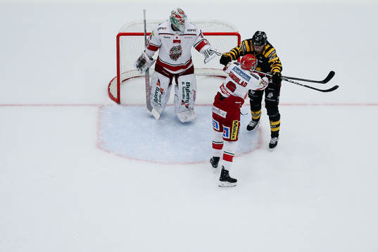 Skellefteås Max Lindholm och MoDos David Rundblad