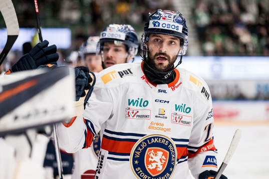 Växjös Tobias Rieder jublar