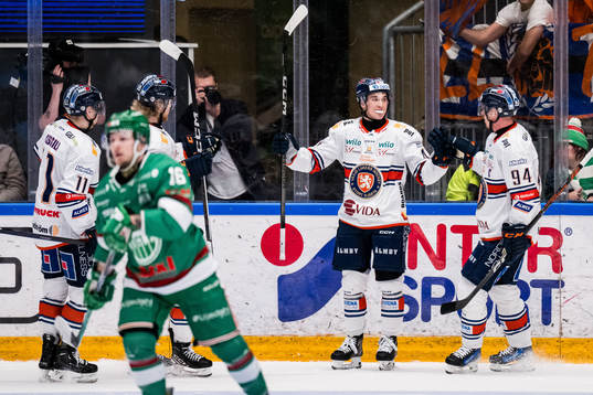 Växjös Noah Östlund och Joel Persson jublar