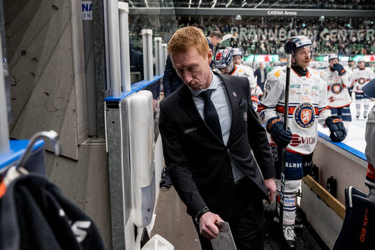 Växjös tränare Jörgen Jönsson deppar
