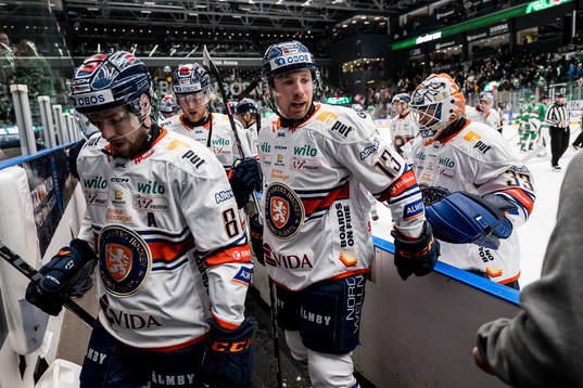 Växjös Robert Rosén och Dylan McLaughlin deppar