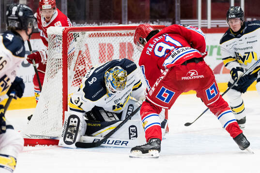 HV71s målvakt Joni Ortio och Timrås Magnus Pääjärvi