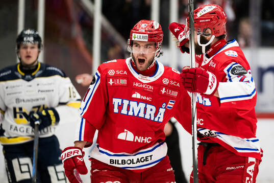 Timrås Magnus Pääjärvi jublar 1-0
