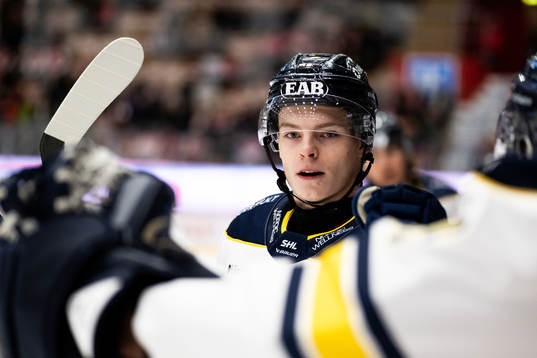 HV71s Oscar Fisker Molgaard jublar