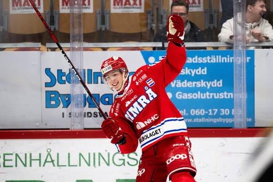 Timrås Oliver Johansson jublar