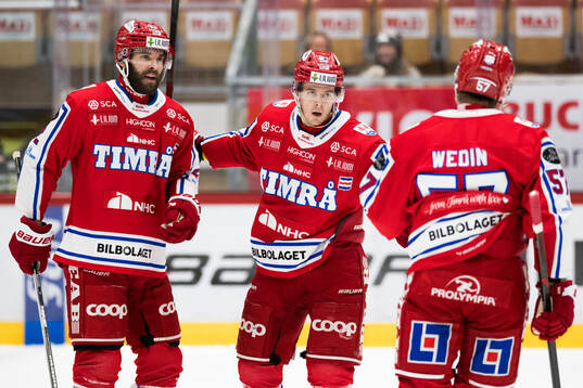 Timrås Filip Hållander jublar