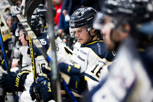 HV71s Kalle Maalahti deppar