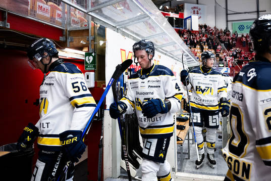 HV71s Oskar Stål-Lyrenäs deppar