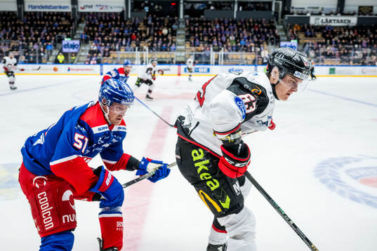 Oskarshamns Markus Nenonen och Malmö Redhawks Fredrik