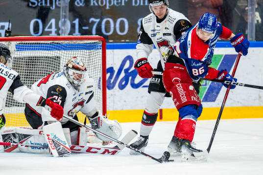 Malmö Redhawks målvakt Adam Werner och Oskarshamns Lukas