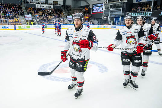 Malmö Redhawks Carl Persson jublar