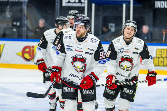 Malmö Redhawks Carl Persson jublar