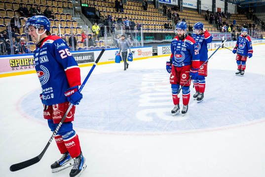 Oskarshamns Lukas Pilö och Hynek Zohorna deppar