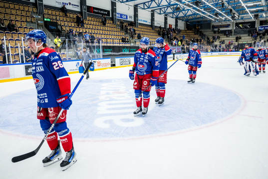 Oskarshamns Lukas Pilö och Hynek Zohorna deppar