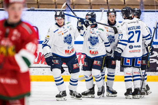 Karlskogas Eskild Bakke Olsen jublar