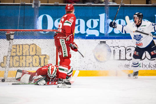 Moras målvakt Waltteri Ignatjew deppar