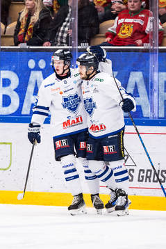 Karlskogas Viktor Lennartsson jublar